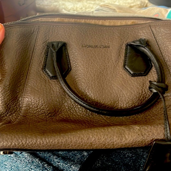 Michael Kors bag - Picture 1 of 3